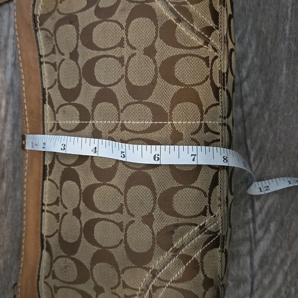 COACH near-vintage convertible east/west duffle made from khaki signature canvas - Picture 12 of 17